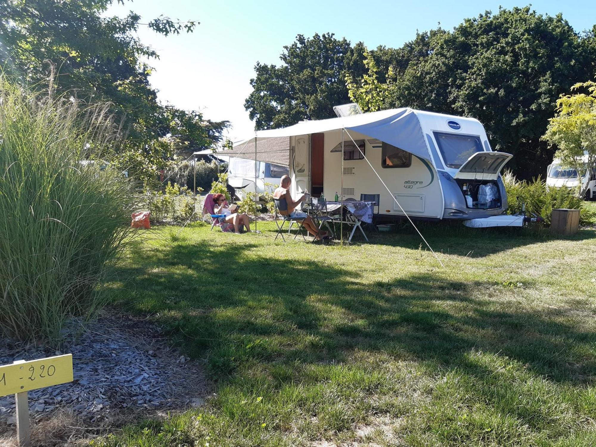 Les Moutiers Camping Les Brillas מראה חיצוני תמונה